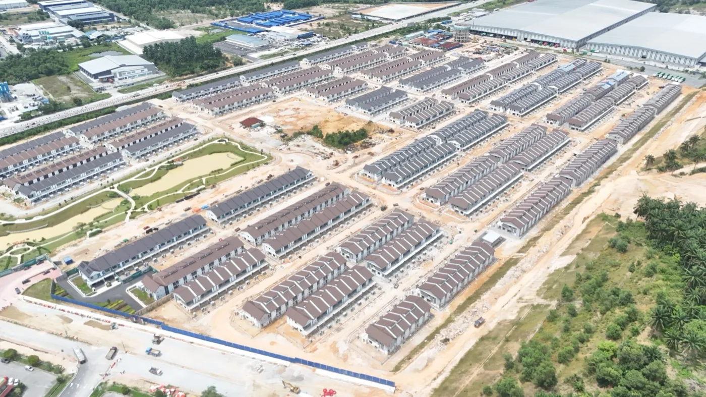 Avisa Residences construction progress photograph, roofing stage
