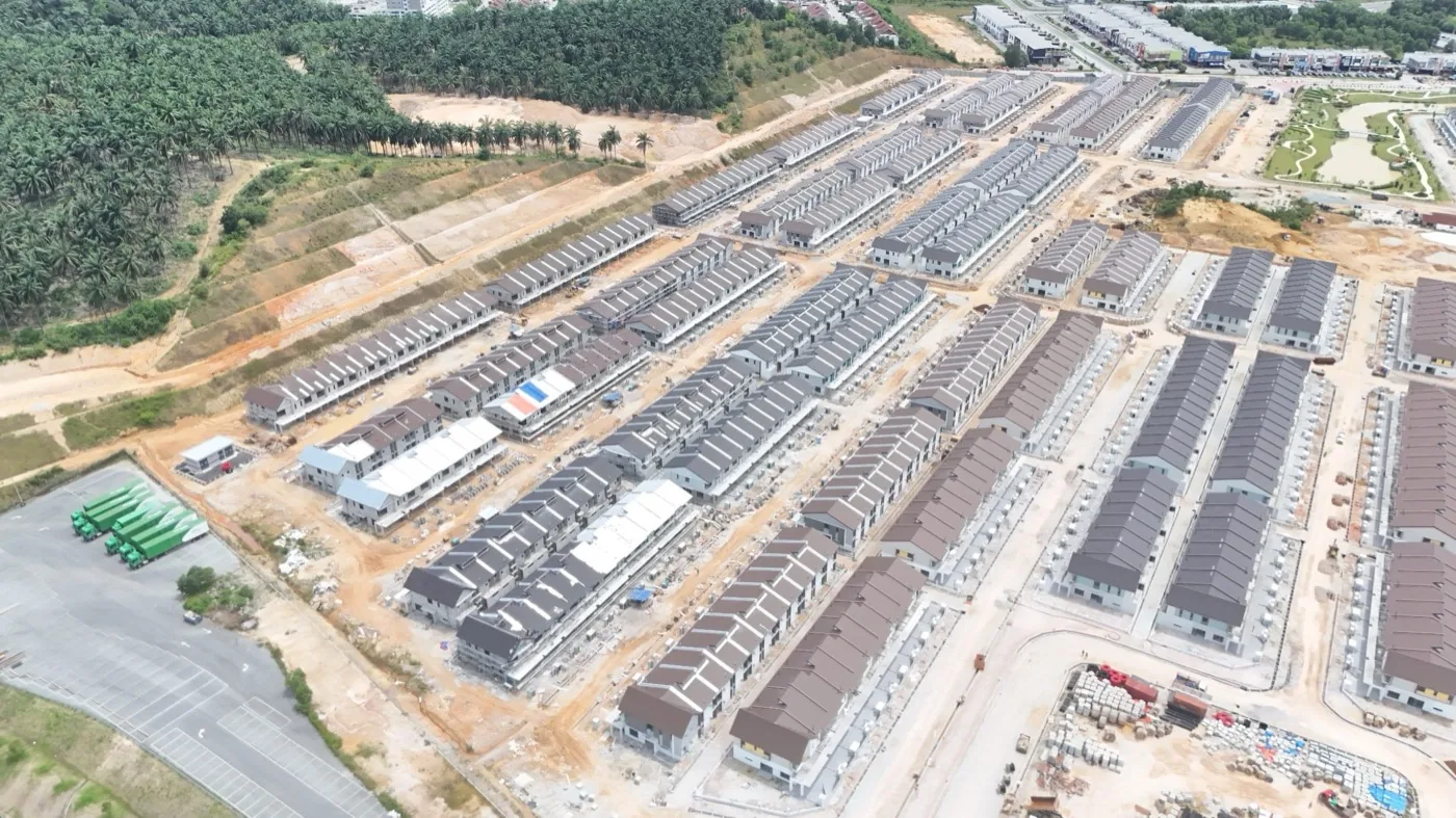 Avisa Residences construction progress photograph, completed facades